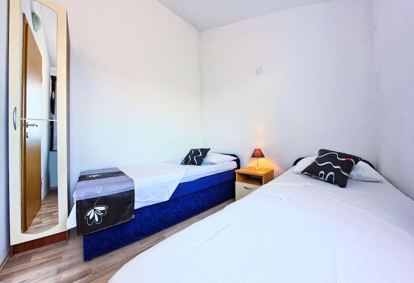 آپارتمان 4 خوابه, Apartments Cvita Holiday