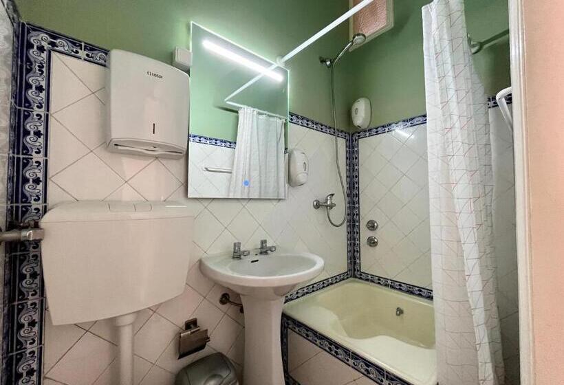 バス共有のスタンダードルーム, Eco Ljmonade Hostel