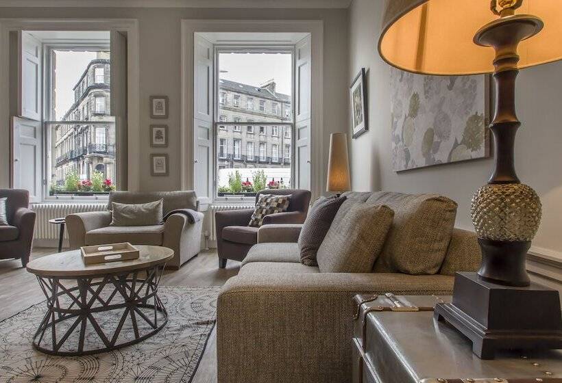 Люкс, Haymarket Apartments