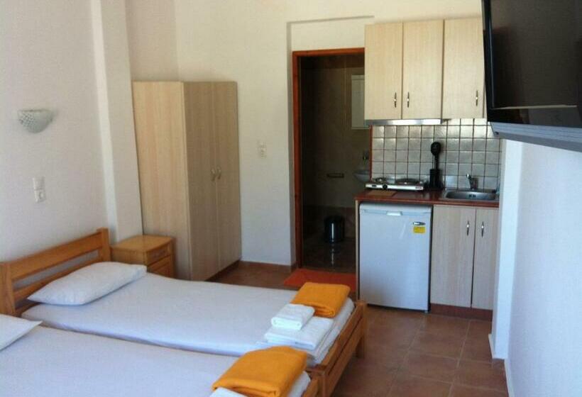 استودیوی استاندارد با چشمانداز دریا, Lydiamare