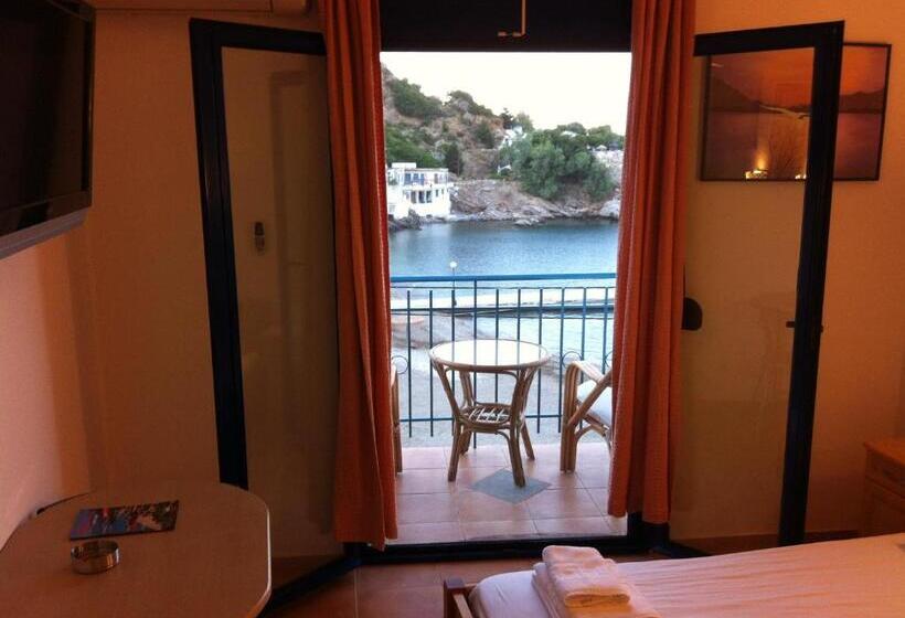 استودیوی استاندارد با چشمانداز دریا, Lydiamare