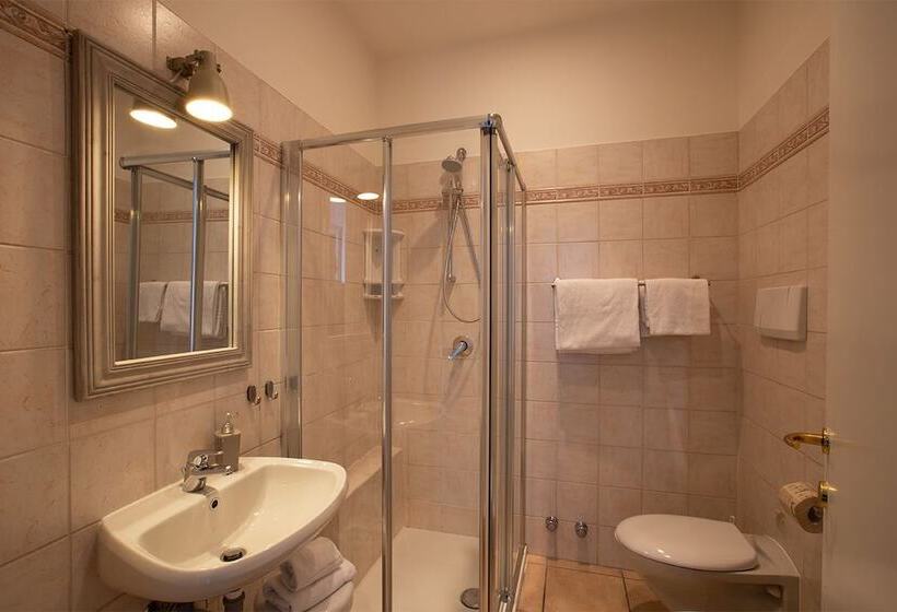 غرفة قياسية رباعية, Orso Bruno