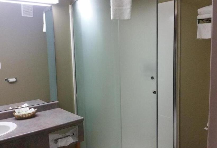 מיטת קינג בסוויטה, The Ritz Cafe And Motor Inn