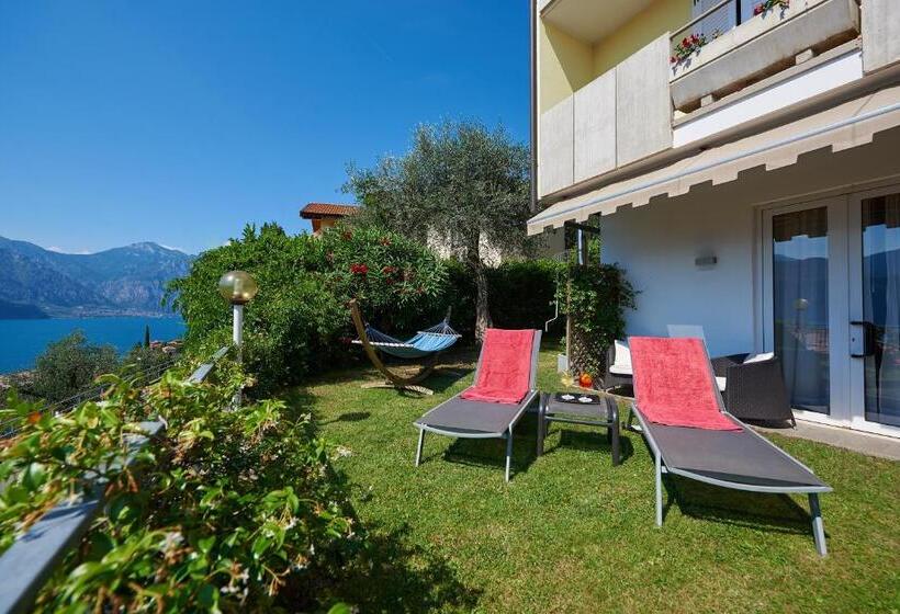 ファミリールーム, Villa Smeralda
