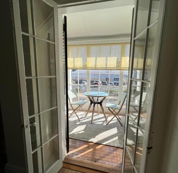 Королевский Люкс, Elaine S Cape May Boutique
