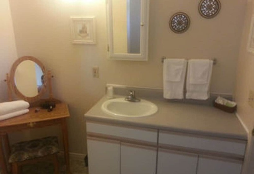 스위트, Bishop Village Motel