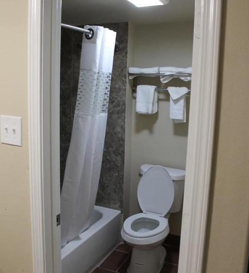 Номер Deluxe, American Inn & Suites