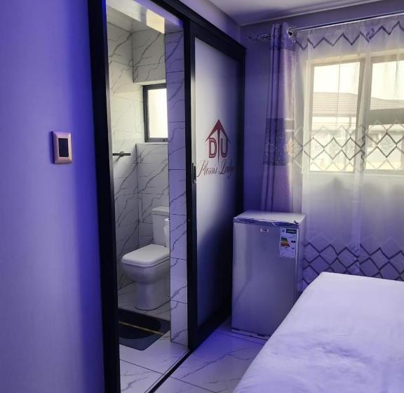 استودیوی لوکس, Duplessis Lodge