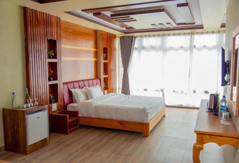 Deluxe Suite King Bed, Gyan Gauri Palace