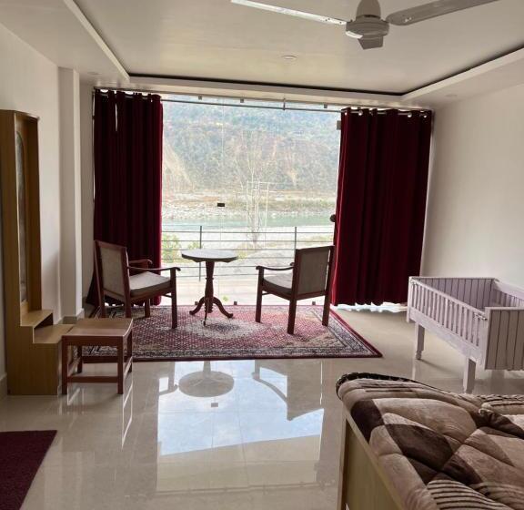 스탠다드 룸, Jimmys River Resort