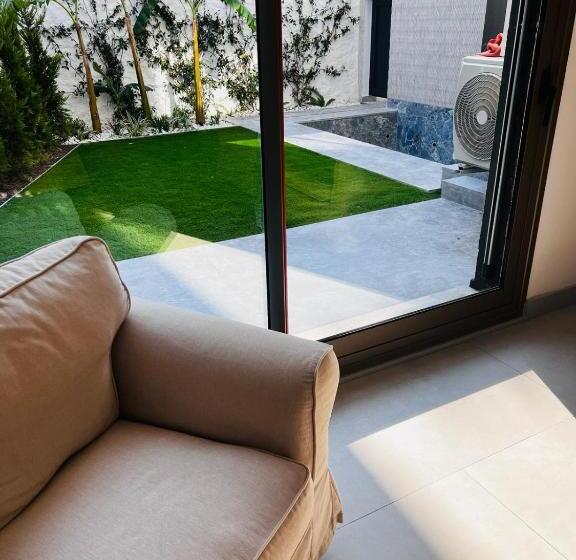 سوییت با استخر, Ayayorgi Homes