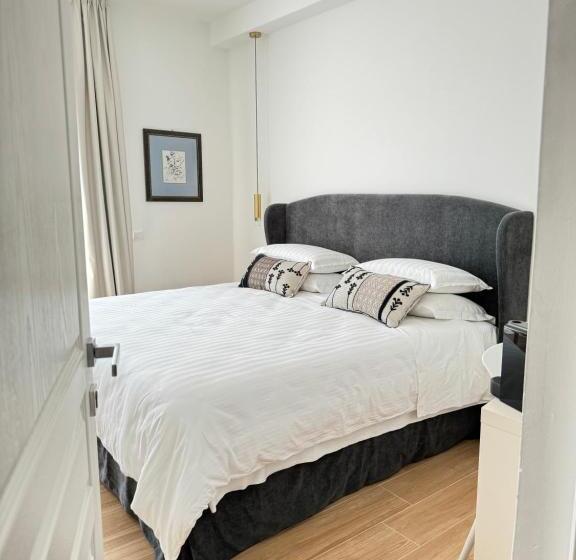 اتاق استاندارد با بالکن, Feel Boutique Rooms