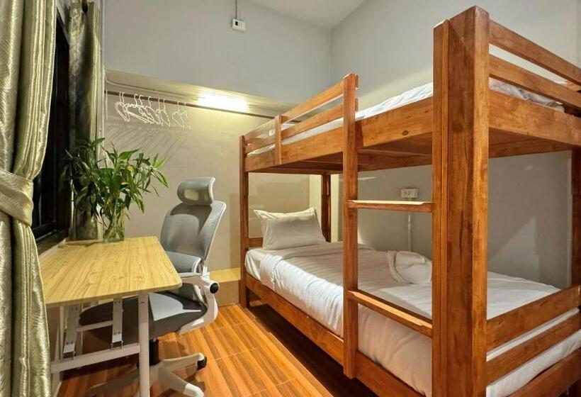 Четырехместный Номер Стандарт, Propaganda Hostel