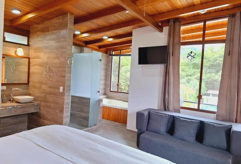 스위트 킹사이즈 침대, Royal River Suites & Spa Apart
