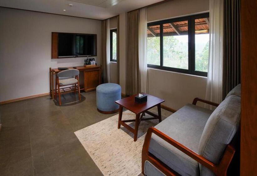 디럭스 스위트, Sterling Lontano Waterfront Wayanad