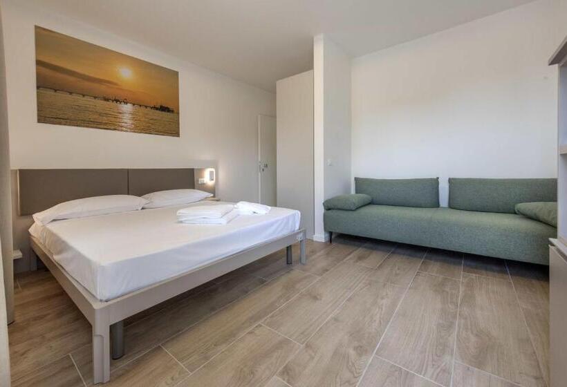 Cameră Triplă Deluxe, Stadio Luxury Guesthouse