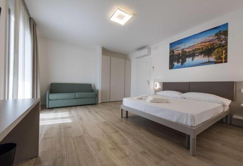 四人豪华间, Stadio Luxury Guesthouse