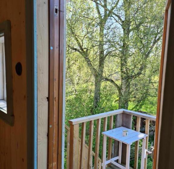 Семейный Номер, The Thistle Inn   Eko Farmstay