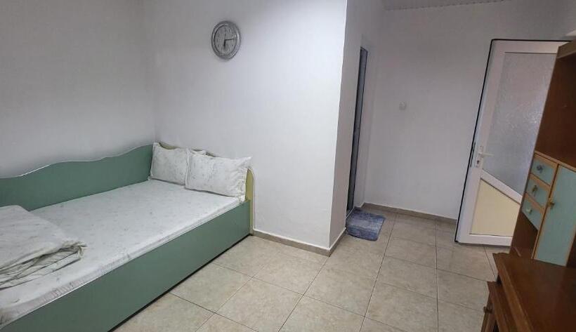 سوییت خانوادگی, Casa Adina