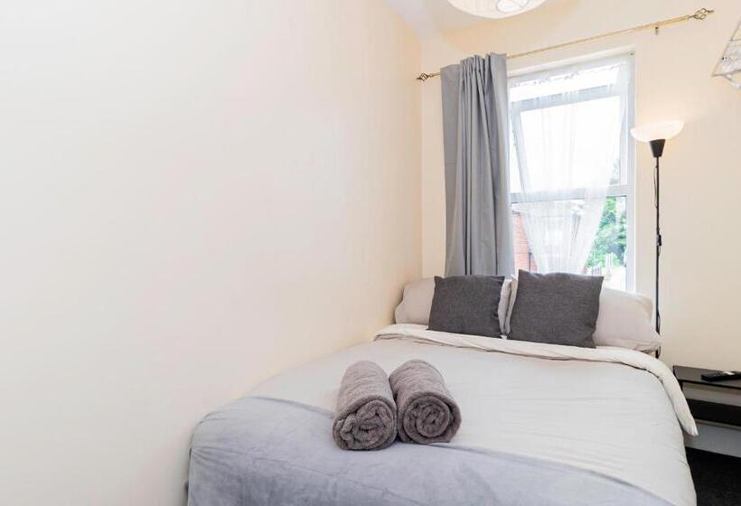 스탠다드 룸 공동 욕실, Shirley House 5, Guest House, Self Catering, Self Check In With Smart Locks, Use Of Fully Equipped K