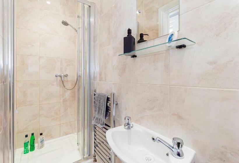 스탠다드 룸, Shirley House 5, Guest House, Self Catering, Self Check In With Smart Locks, Use Of Fully Equipped K