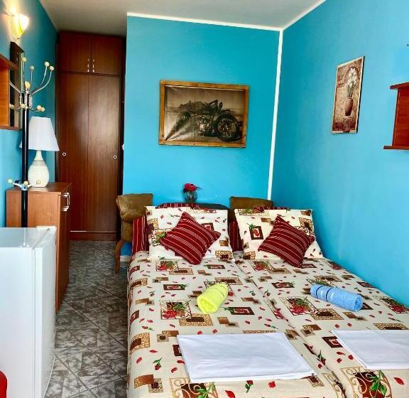اتاق لوکس با چشم‌انداز باغ, Vila đuričić 300m Od Mora