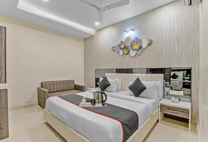 Номер Deluxe, Townhouse 812 Hotel The Grand White