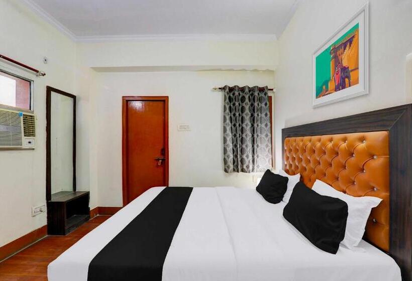 스탠다드 룸, Super Hotel O Alambagh Near Bus Stand Formerly B.m. Palace