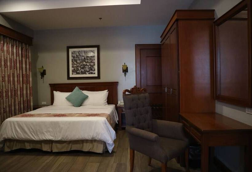 جناح, Paragon Hotel And Suites