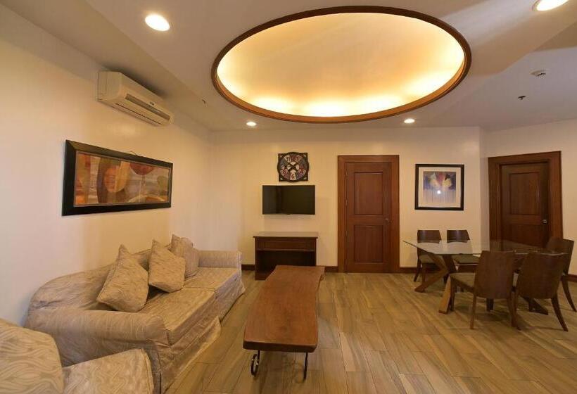 جناح جونيور, Paragon Hotel And Suites