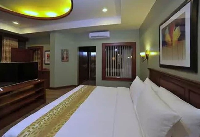 جناح, Paragon Hotel And Suites