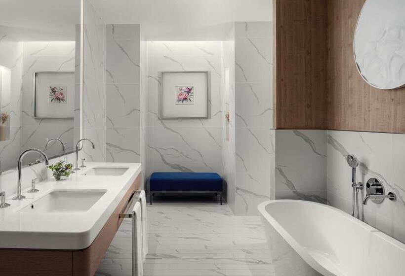 اتاق لوکس با چشم‌انداز دریا, The St. Regis Al Mouj Muscat Resort