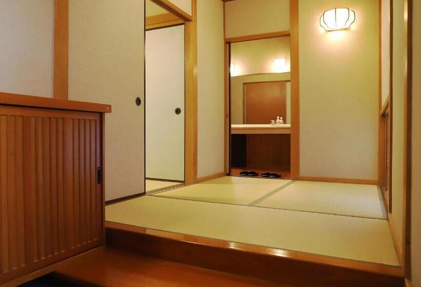 Четырехместный Номер Стандарт, Yufuin Onsen Ryokan Hananomai