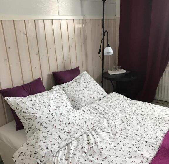 Номер Стандарт Индивидуальный Совместная Ванная, E City B&b