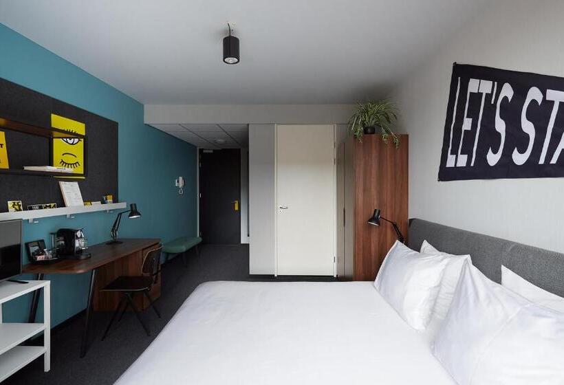 سوئیت با تخت بزرگ, The Social Hub Eindhoven