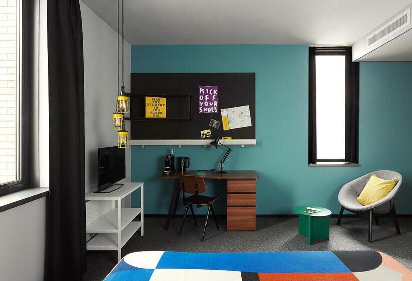 سوئیت با تخت بزرگ, The Social Hub Eindhoven