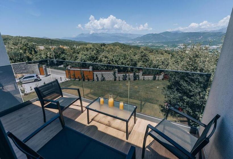 اتاق لوکس با بالکن و چشم‌انداز دریا, Villa Principium With Infinity Edge Pool&hot Tub