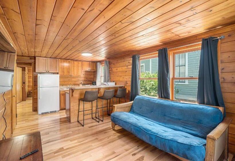 Апартаменты 1 Спальня, The Grand Inn   108