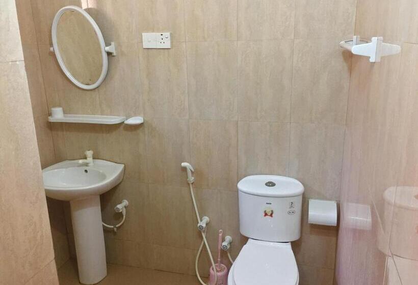 اتاق لوکس, Yal S Town Inn