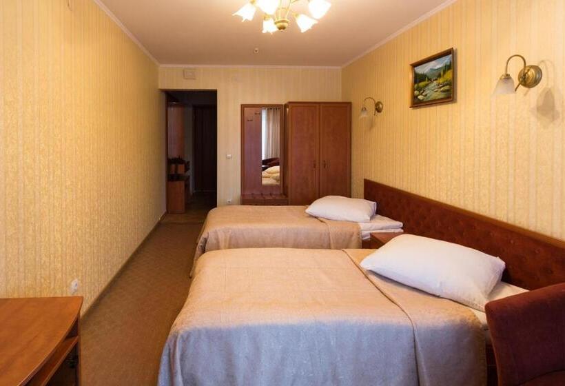 Номер Стандарт с Балконом, Stanislavsky Hotel Group