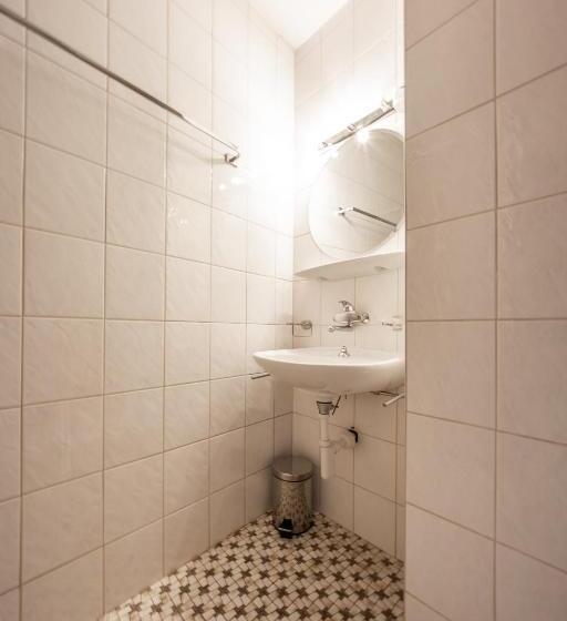 اتاق استاندارد با چشم‌انداز دریاچه, La Batelière Bnb