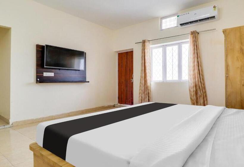 Трехместный Номер Классика, Fabhotel White Retreat Inn