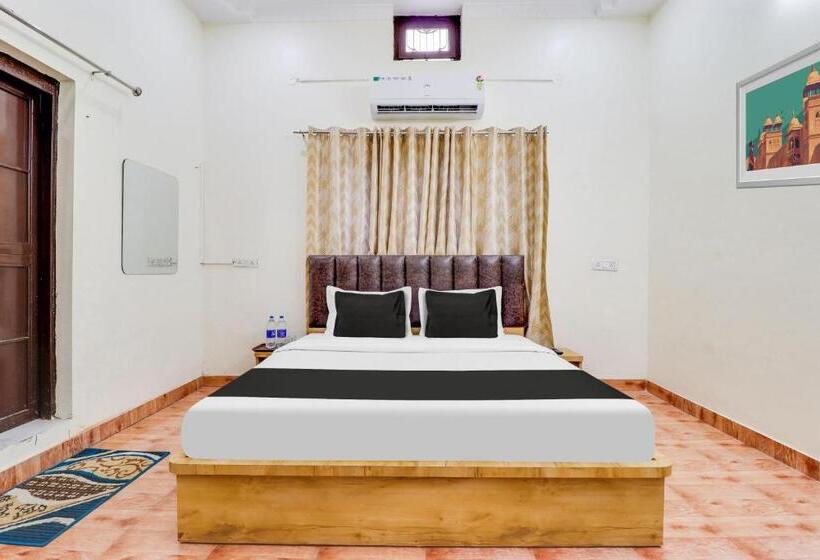 Трехместный Номер Классика, Fabhotel White Retreat Inn
