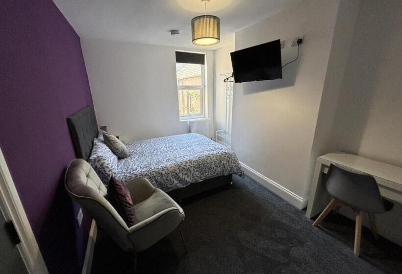 Quarto Estandar, Ensuite Rooms Serviced Accommodation Close To Bae