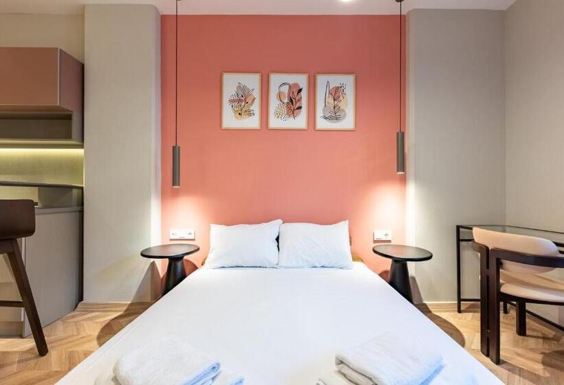 スタンダードトリプルルーム, Vefa Apartments