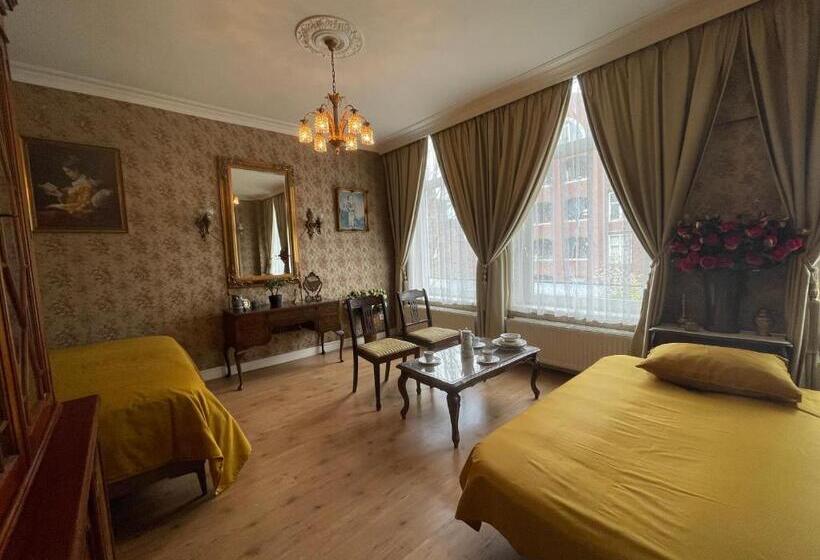 ガーデンビューデラックスルーム, Luxurious Classical Dutch Styled Room In City Centre Of The Hague