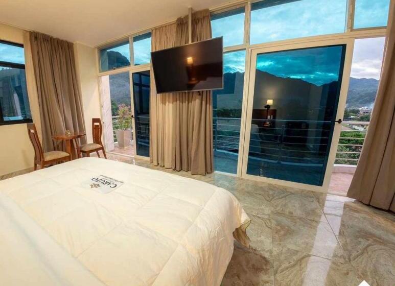 سوییت, Caruzo Hotel And Suites
