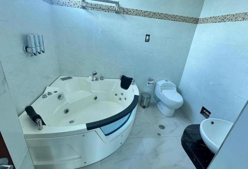 سوییت, Caruzo Hotel And Suites