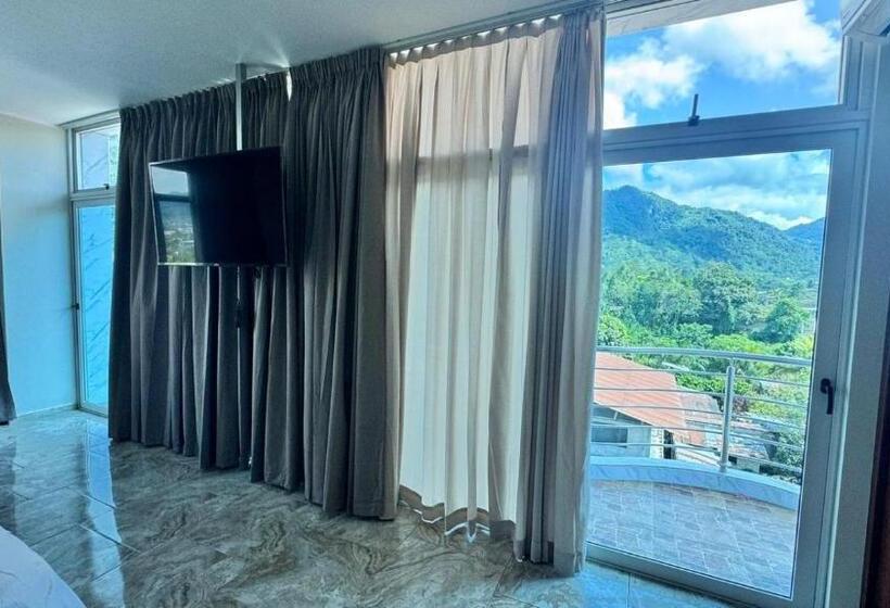 سوییت, Caruzo Hotel And Suites
