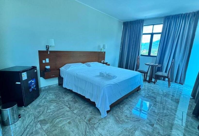 سوییت, Caruzo Hotel And Suites